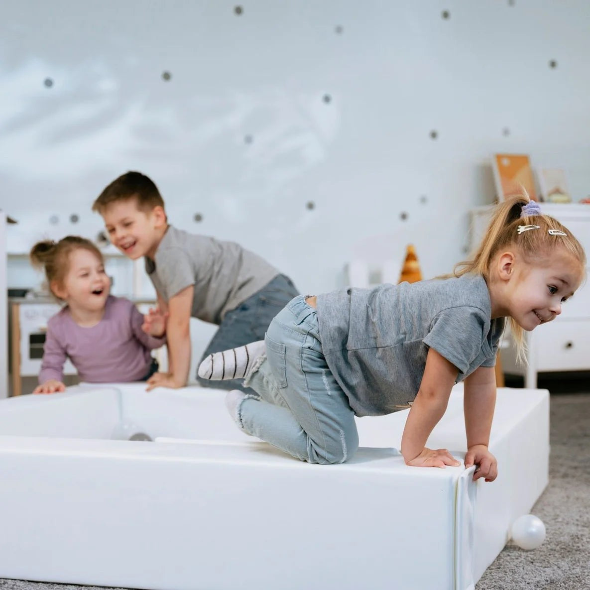 Soft Play Ball Pit - White